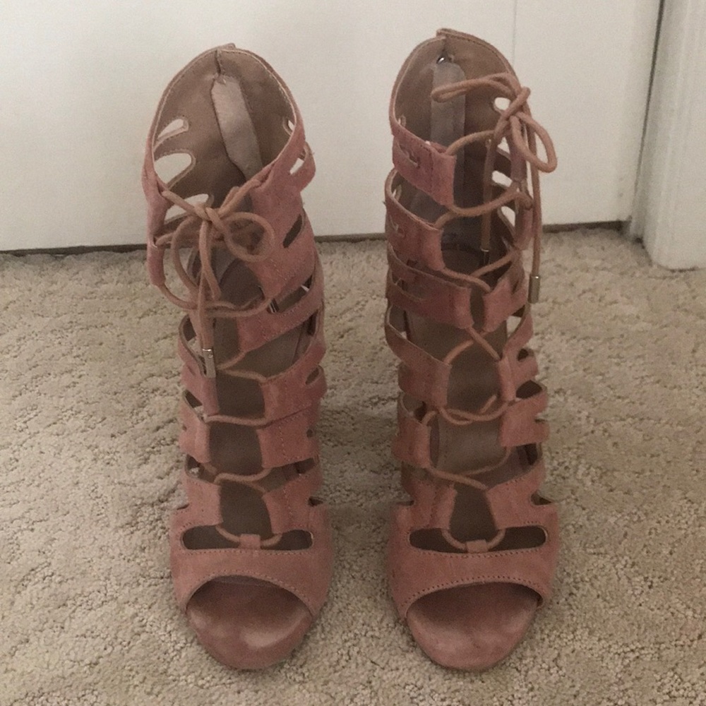 Guess size 6 suede blush cage sandal
